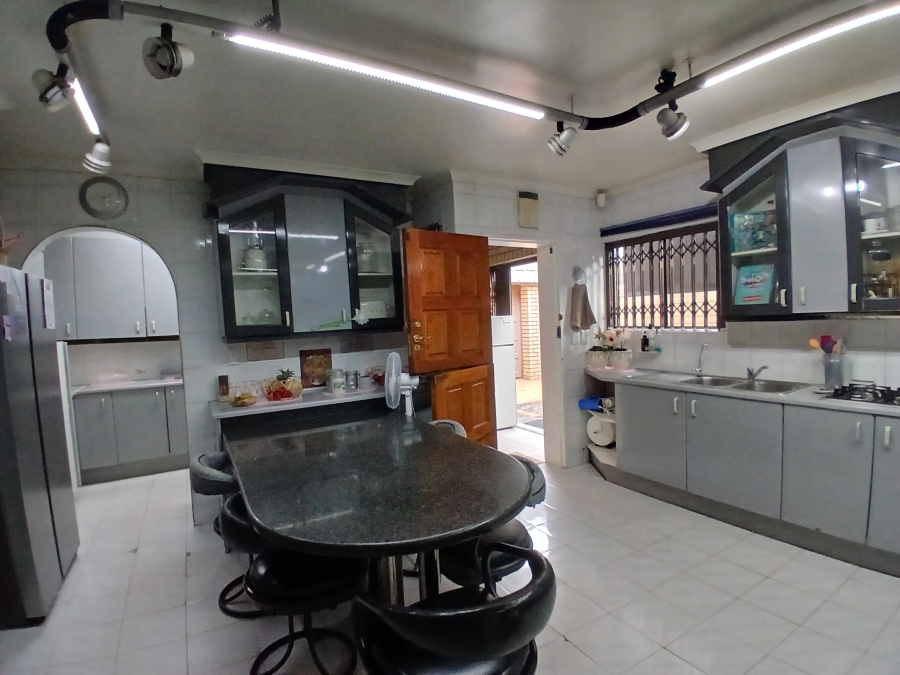 4 Bedroom Property for Sale in Zinniaville North West